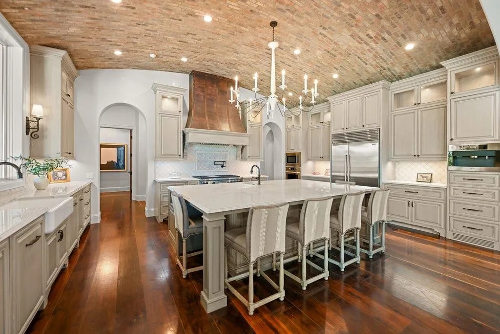 This $11.995 Million Texas Estate Has 22 Acres on Lake Travis—and Its Own Vineyard, Waterfall and Pontoon Boat 9 15201 Fm 2769 Volente TX 7864113