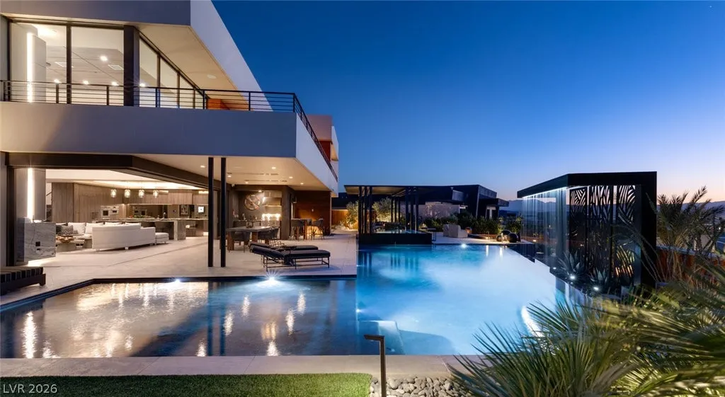 There’s Only One: Blue Heron’s Singular Elio Estate Hits the Market for $11.85 Million 3 1538 Dragon Crest Ave Henderson NV 8901206