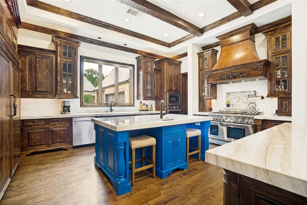 Behind the Gates of This $3.5 Million Texas Estate Is a Six-Car Garage, 400-Bottle Wine Room and Private Sauna 9 1701 Sherburne Dr Keller TX 7626212