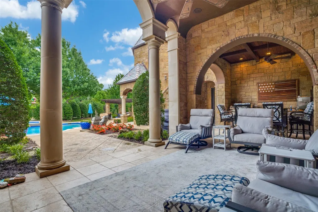Behind the Gates of This $3.5 Million Texas Estate Is a Six-Car Garage, 400-Bottle Wine Room and Private Sauna 17 1701 Sherburne Dr Keller TX 7626236