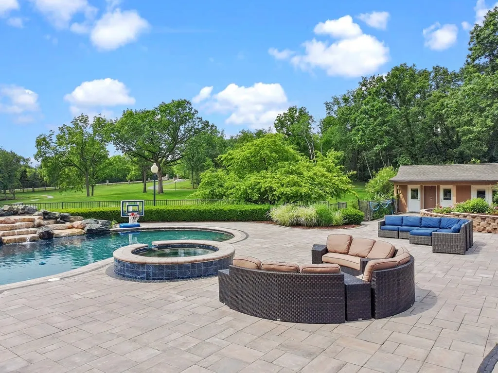 A $5.995 Million Illinois Mansion Hides a 30-Car Garage, Helipad and Private Lake Behind Its Gates 13 19802 Dunham Rd Woodstock IL 60098090