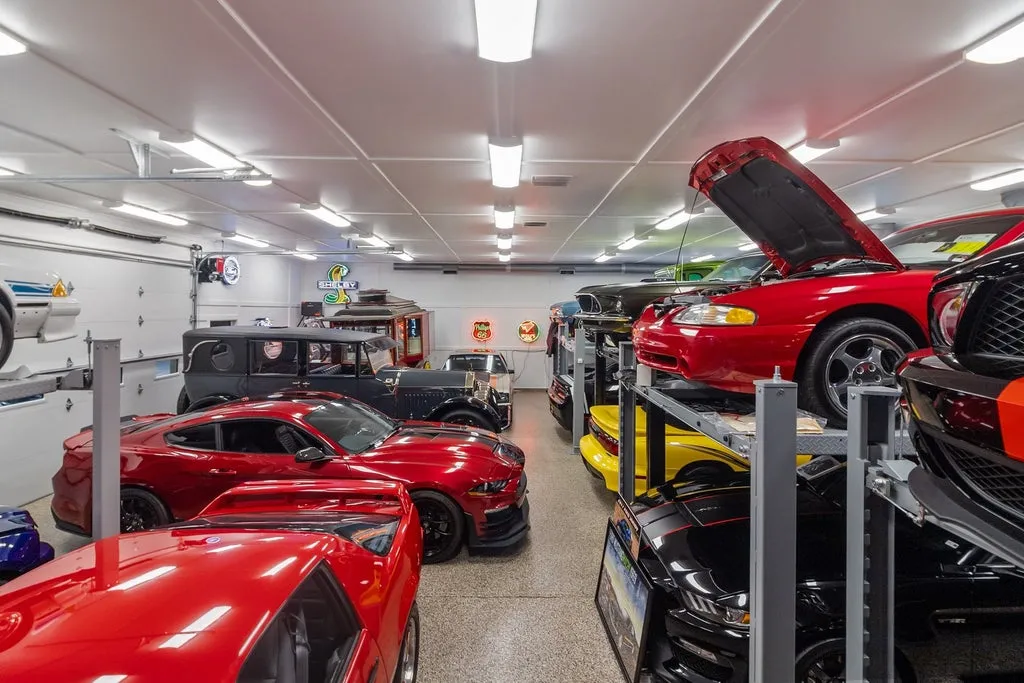 A $5.995 Million Illinois Mansion Hides a 30-Car Garage, Helipad and Private Lake Behind Its Gates 18 19802 Dunham Rd Woodstock IL 60098100