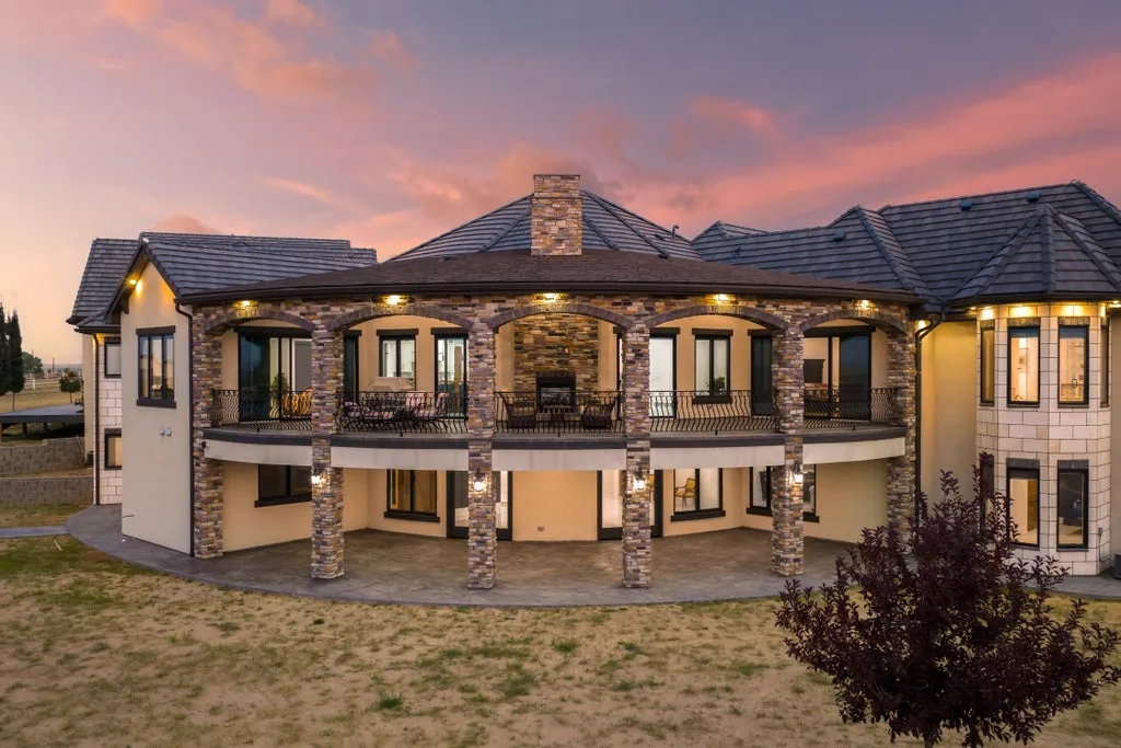 Asking $5.9 Million, This 35-Acre Colorado Estate Has a 140-Foot RV Garage and an Entire Second Home for Guests 15 21181 E 120th Avenue Commerce City CO 8002251