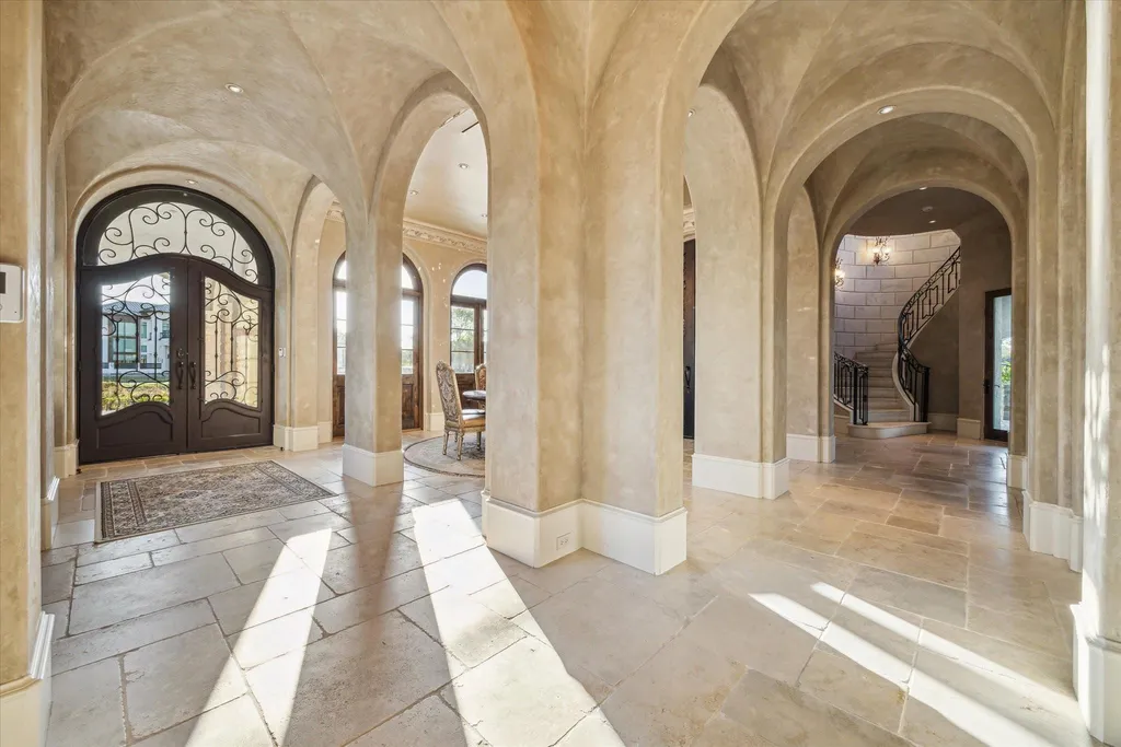This $5.499 Million Texas Estate Turns Its Backyard Into a Five-Star Resort With an Infinity Pool and Sunken Fire Lounge 3 24 Sovereign Cir Richmond TX 7746907