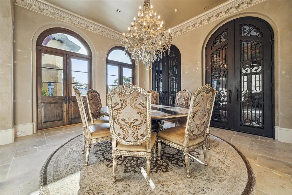 This $5.499 Million Texas Estate Turns Its Backyard Into a Five-Star Resort With an Infinity Pool and Sunken Fire Lounge 4 24 Sovereign Cir Richmond TX 7746908