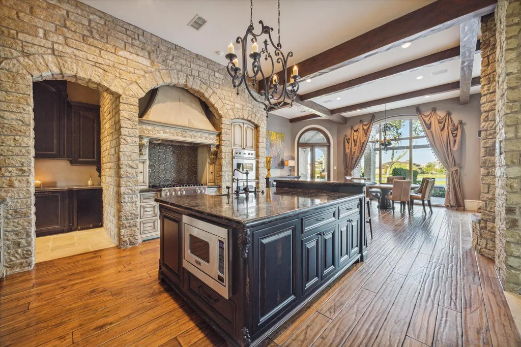 This $5.499 Million Texas Estate Turns Its Backyard Into a Five-Star Resort With an Infinity Pool and Sunken Fire Lounge 10 24 Sovereign Cir Richmond TX 7746913