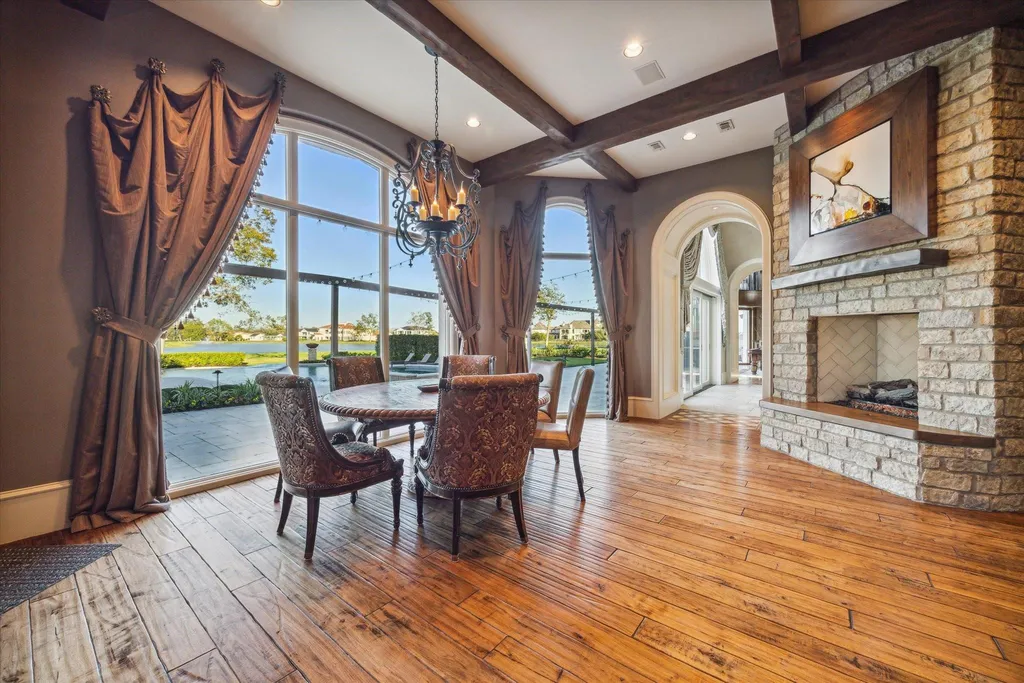 This $5.499 Million Texas Estate Turns Its Backyard Into a Five-Star Resort With an Infinity Pool and Sunken Fire Lounge 9 24 Sovereign Cir Richmond TX 7746915