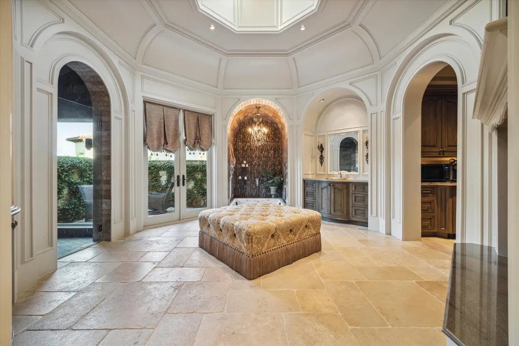 This $5.499 Million Texas Estate Turns Its Backyard Into a Five-Star Resort With an Infinity Pool and Sunken Fire Lounge 14 24 Sovereign Cir Richmond TX 7746921