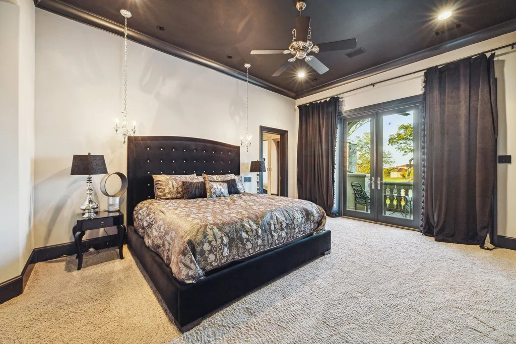 This $5.499 Million Texas Estate Turns Its Backyard Into a Five-Star Resort With an Infinity Pool and Sunken Fire Lounge 15 24 Sovereign Cir Richmond TX 7746932