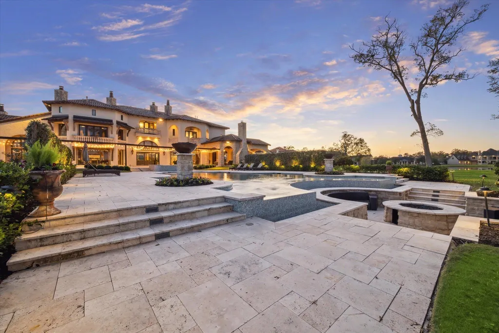 This $5.499 Million Texas Estate Turns Its Backyard Into a Five-Star Resort With an Infinity Pool and Sunken Fire Lounge 16 24 Sovereign Cir Richmond TX 7746937