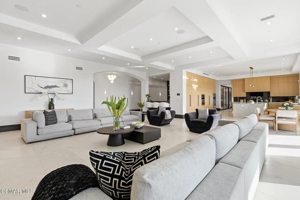This $15.995 Million Calabasas Estate Has a Two-Lane Bowling Alley in a Building of Its Own 5 25201 Prado Del Misterio Calabasas CA 9130216