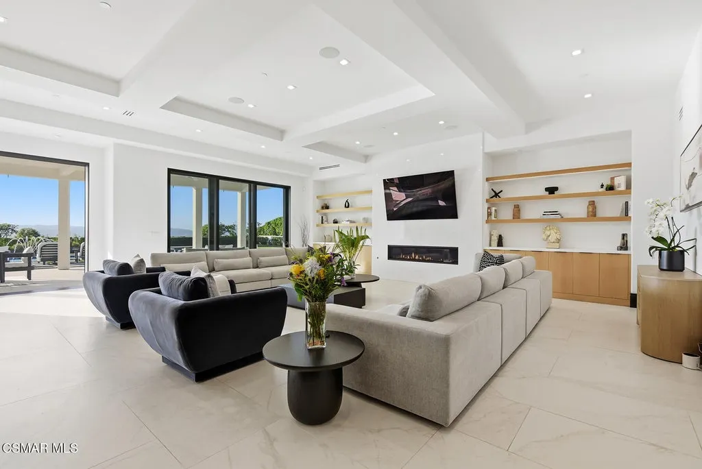 This $15.995 Million Calabasas Estate Has a Two-Lane Bowling Alley in a Building of Its Own 6 25201 Prado Del Misterio Calabasas CA 9130217