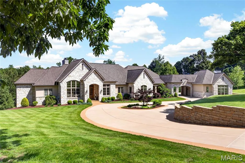 This $5.9 Million Missouri Estate Has Garage Space for 10 Cars—and 12.58 Acres Backing to a Park 1 262 Dietrich Rd Ballwin MO 6302102
