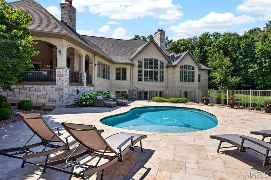 This $5.9 Million Missouri Estate Has Garage Space for 10 Cars—and 12.58 Acres Backing to a Park 20 262 Dietrich Rd Ballwin MO 6302174