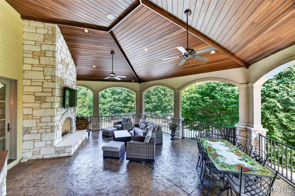 This $5.9 Million Missouri Estate Has Garage Space for 10 Cars—and 12.58 Acres Backing to a Park 19 262 Dietrich Rd Ballwin MO 6302175