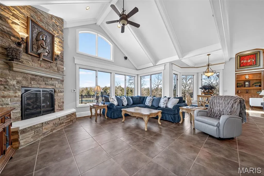 This $4 Million Missouri Estate Has Three Bodies of Water—and a Carriage House Big Enough for Another Life 8 27499 Franklin Rd Wright City MO 6339027