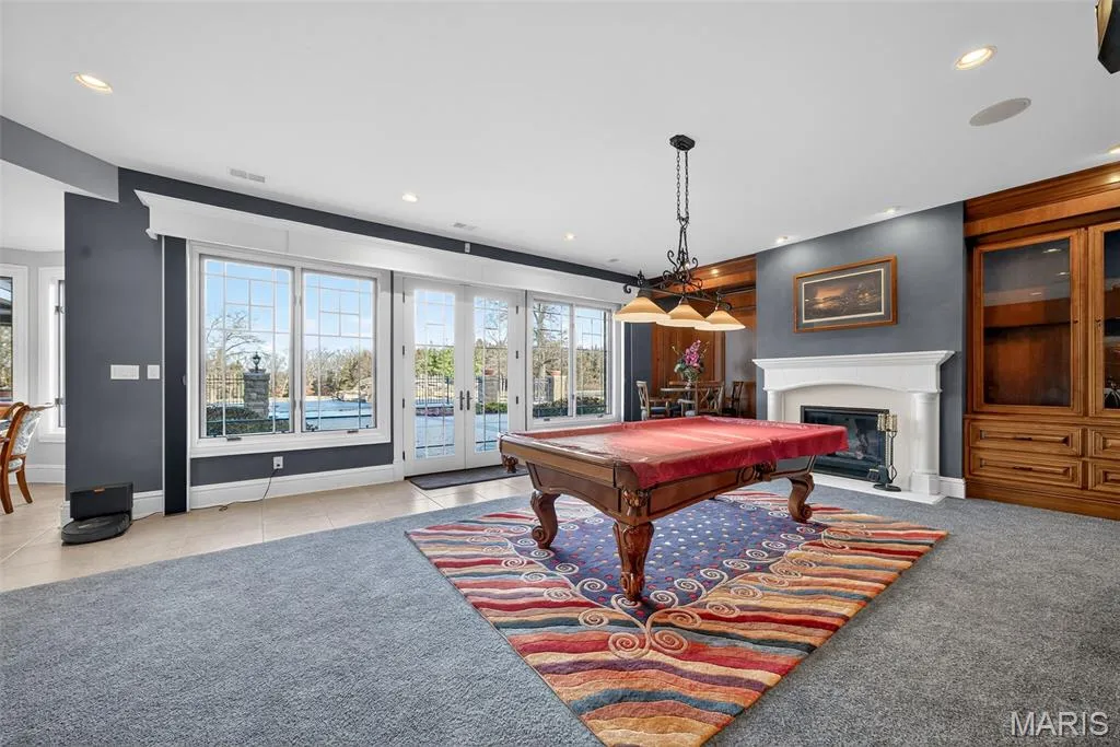 This $4 Million Missouri Estate Has Three Bodies of Water—and a Carriage House Big Enough for Another Life 16 27499 Franklin Rd Wright City MO 6339056