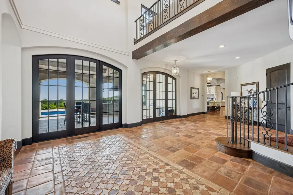 $12 Million Lake Superior Estate Brings Tuscan Grandeur to One of Minnesota's Most Extraordinary Waterfront Settings 5 2824 Jean Duluth Rd Duluth MN 5580409