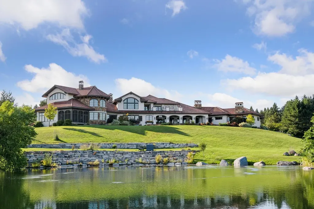 $12 Million Lake Superior Estate Brings Tuscan Grandeur to One of Minnesota's Most Extraordinary Waterfront Settings 3 2824 Jean Duluth Rd Duluth MN 5580480