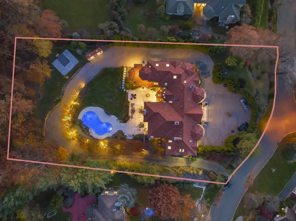 This $6.88 Million New Jersey Mansion Has a Recording Studio—and Manhattan Is Just Eight Miles Away 2 4 15 acre estate 1