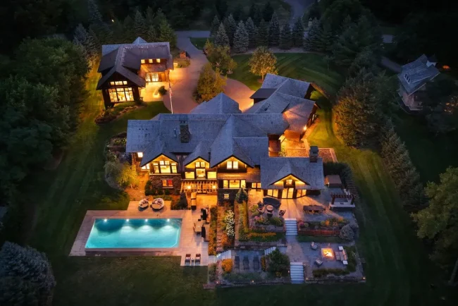 A $13.9 Million Lake Minnetonka Estate Comes With Two Houses—and a Tunnel Between Them