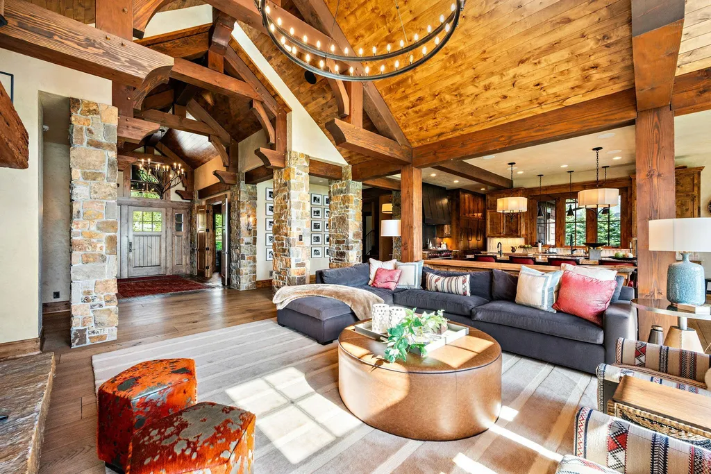 A $13.9 Million Lake Minnetonka Estate Comes With Two Houses—and a Tunnel Between Them 6 475 Oxford Rd Long Lake MN 5535614