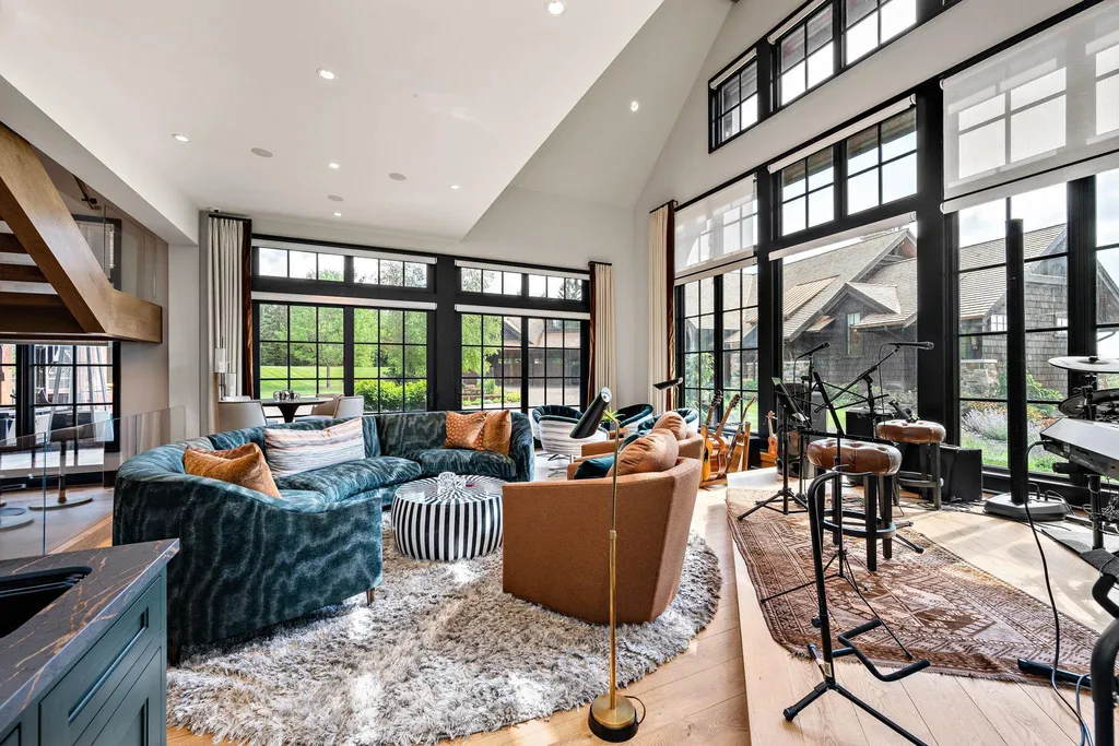 A $13.9 Million Lake Minnetonka Estate Comes With Two Houses—and a Tunnel Between Them 22 475 Oxford Rd Long Lake MN 5535646