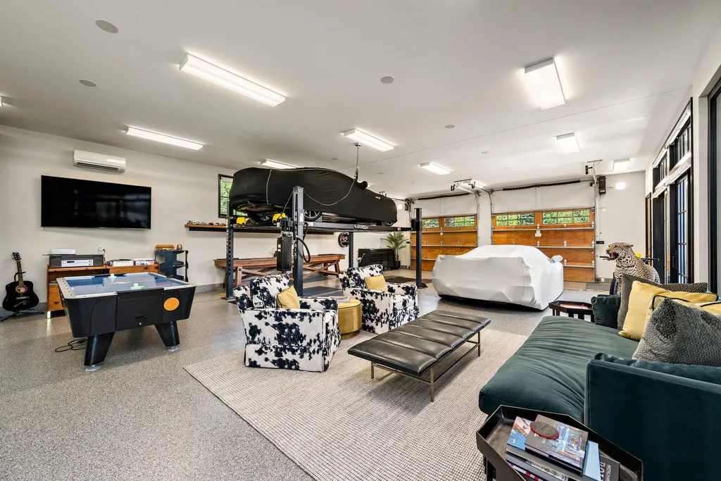 A $13.9 Million Lake Minnetonka Estate Comes With Two Houses—and a Tunnel Between Them 23 475 Oxford Rd Long Lake MN 5535649