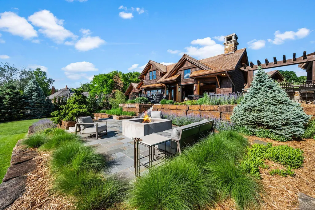 A $13.9 Million Lake Minnetonka Estate Comes With Two Houses—and a Tunnel Between Them 28 475 Oxford Rd Long Lake MN 5535659
