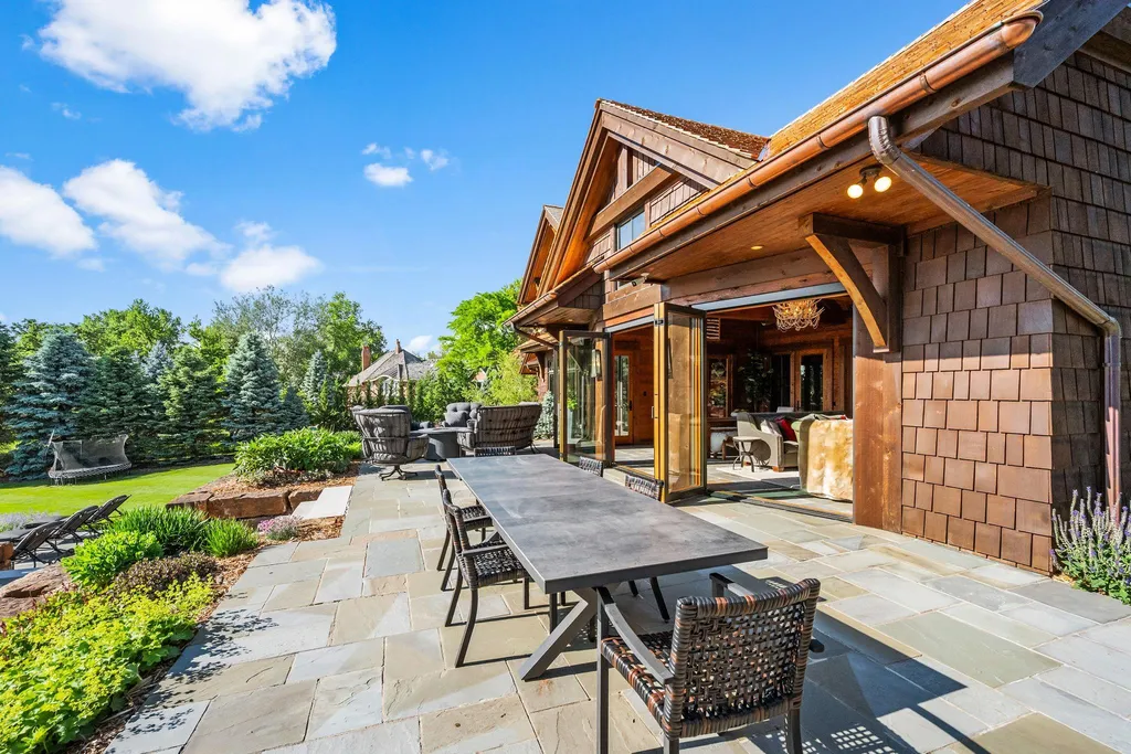A $13.9 Million Lake Minnetonka Estate Comes With Two Houses—and a Tunnel Between Them 30 475 Oxford Rd Long Lake MN 5535664