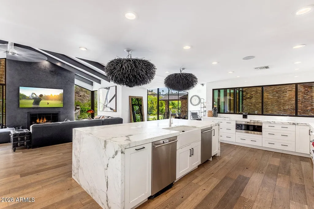A $9.3 Million Phoenix Estate Sits on Nearly 2 Acres at the Foot of Camelback Mountain 9 5040 N ARCADIA Drive Phoenix AZ 8501826