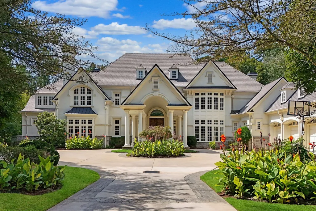 Behind This $3.4 Million Atlanta-Area Estate Is Something Only 14 Homes in the Community Can Claim 3 510 Covington Cv Johns Creek GA 3002204