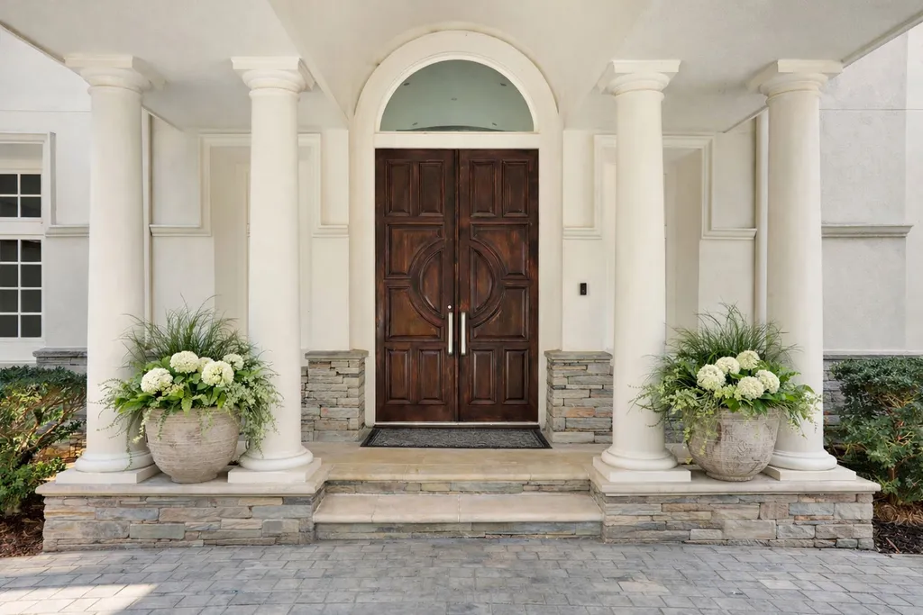 Behind This $3.4 Million Atlanta-Area Estate Is Something Only 14 Homes in the Community Can Claim 6 510 Covington Cv Johns Creek GA 3002205