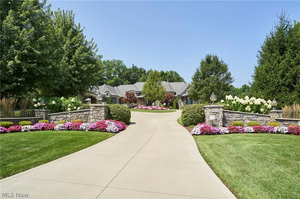 This $3.9 Million Ohio Estate Has a Room Just for Handbags—and a Backyard Built Around Waterfalls 22 520 Arbor Falls Dr Wadsworth OH 4428105
