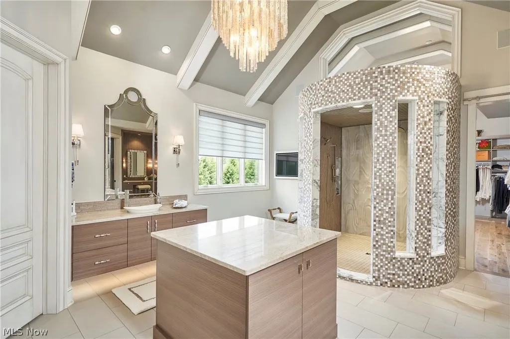 This $3.9 Million Ohio Estate Has a Room Just for Handbags—and a Backyard Built Around Waterfalls 15 520 Arbor Falls Dr Wadsworth OH 4428119