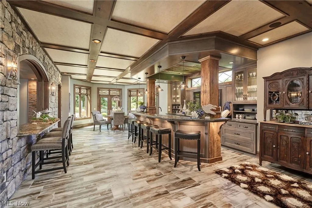 This $3.9 Million Ohio Estate Has a Room Just for Handbags—and a Backyard Built Around Waterfalls 16 520 Arbor Falls Dr Wadsworth OH 4428140