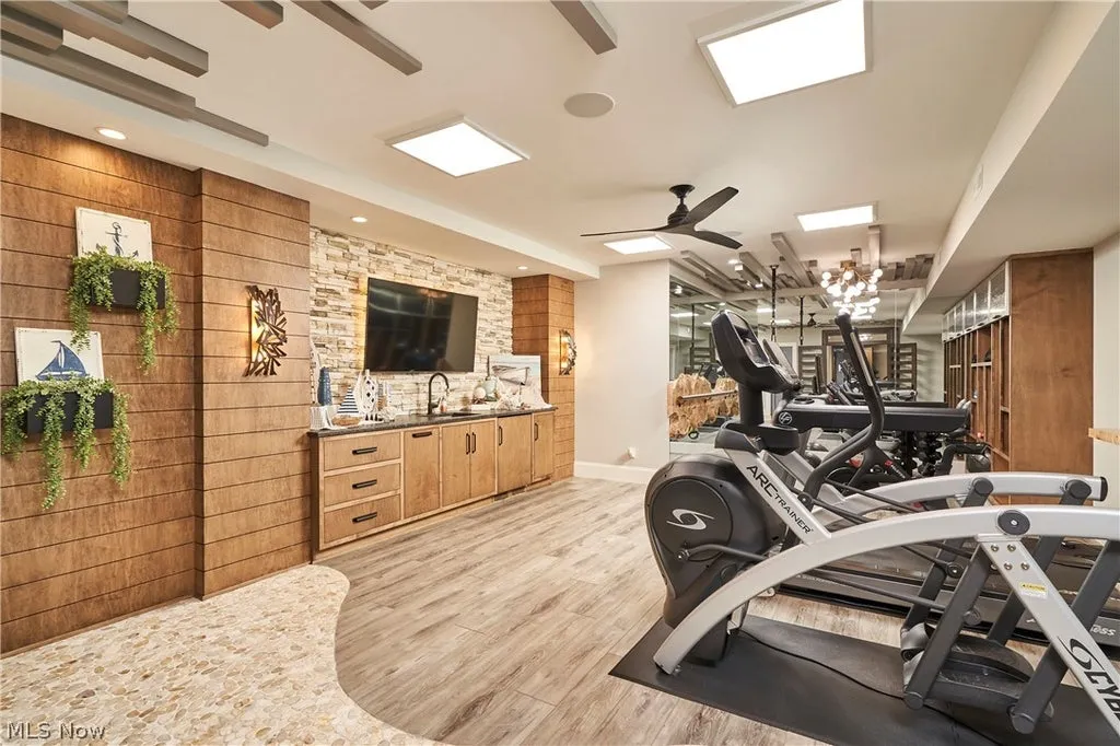This $3.9 Million Ohio Estate Has a Room Just for Handbags—and a Backyard Built Around Waterfalls 19 520 Arbor Falls Dr Wadsworth OH 4428144