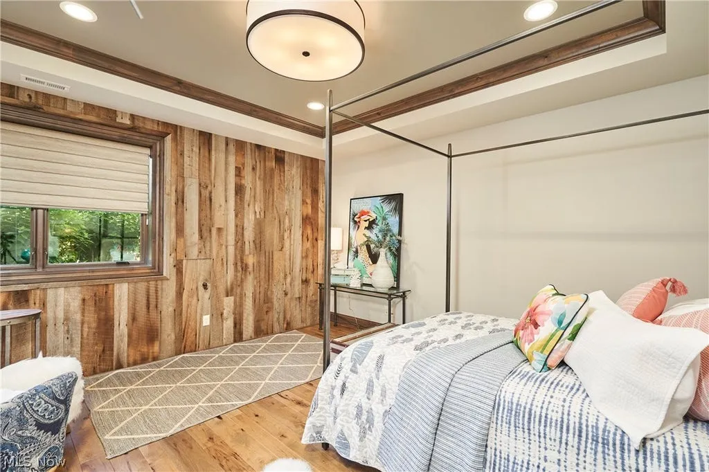 This $3.9 Million Ohio Estate Has a Room Just for Handbags—and a Backyard Built Around Waterfalls 20 520 Arbor Falls Dr Wadsworth OH 4428145