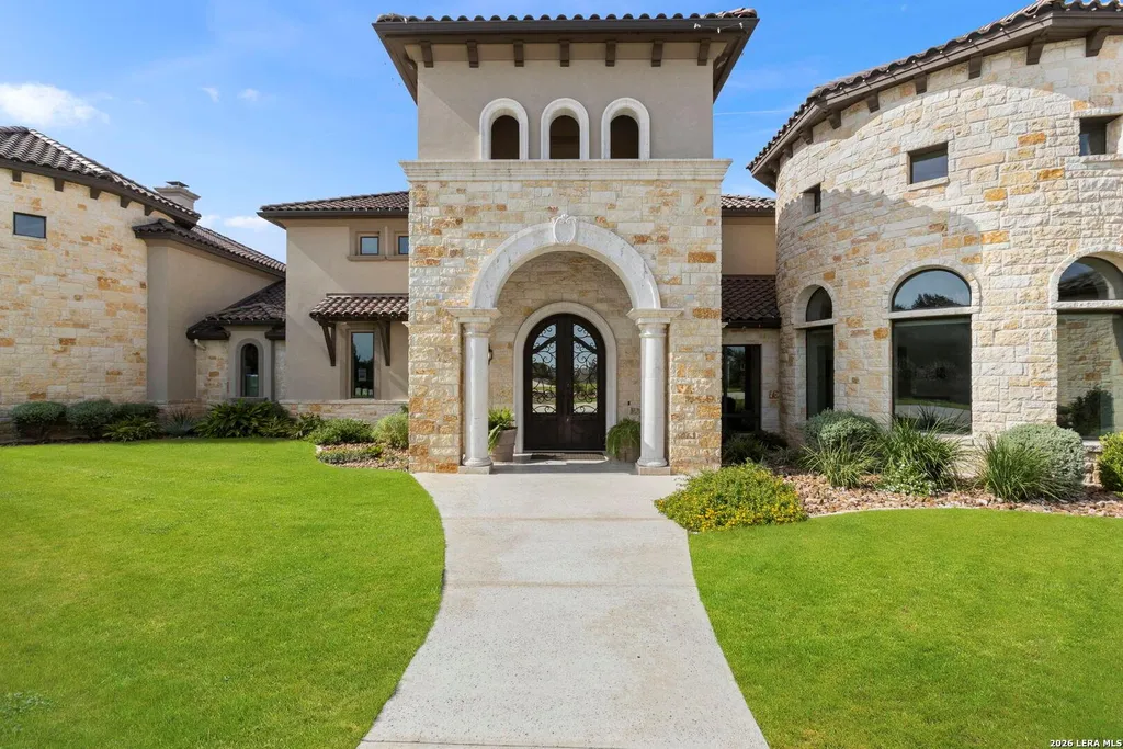 $9.9 Million Boerne Estate Offers 46 Acres of Unrestricted Texas Hill Country Living Beside Cordillera Ranch 4 5528 La Crescenta Rancho Santa Fe CA 9209106