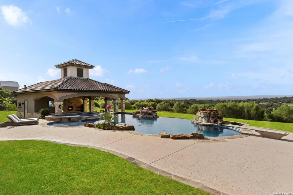 $9.9 Million Boerne Estate Offers 46 Acres of Unrestricted Texas Hill Country Living Beside Cordillera Ranch 16 5528 La Crescenta Rancho Santa Fe CA 9209149