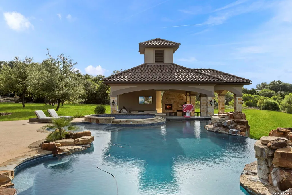$9.9 Million Boerne Estate Offers 46 Acres of Unrestricted Texas Hill Country Living Beside Cordillera Ranch 17 5528 La Crescenta Rancho Santa Fe CA 9209150