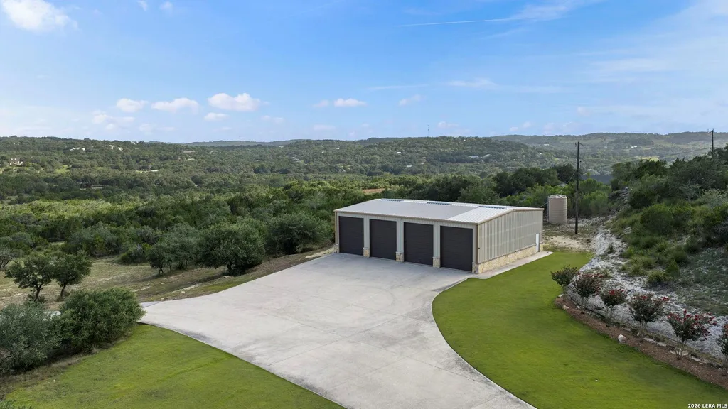 $9.9 Million Boerne Estate Offers 46 Acres of Unrestricted Texas Hill Country Living Beside Cordillera Ranch 19 5528 La Crescenta Rancho Santa Fe CA 9209155