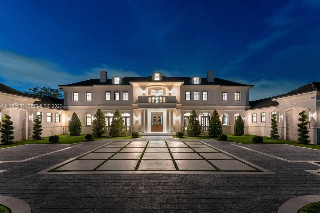 This $16.995 Million Miami Château Looks Centuries Old—But It Was Finished This Year 17 5901 SW 107th St Pinecrest FL 3315644