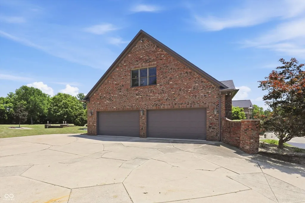 For $5.75 Million, This Indiana Country Estate Comes With Two Pools, a Horse Barn and Room for Eight Cars 28 6158 State Road 144 Greenwood IN 46143129
