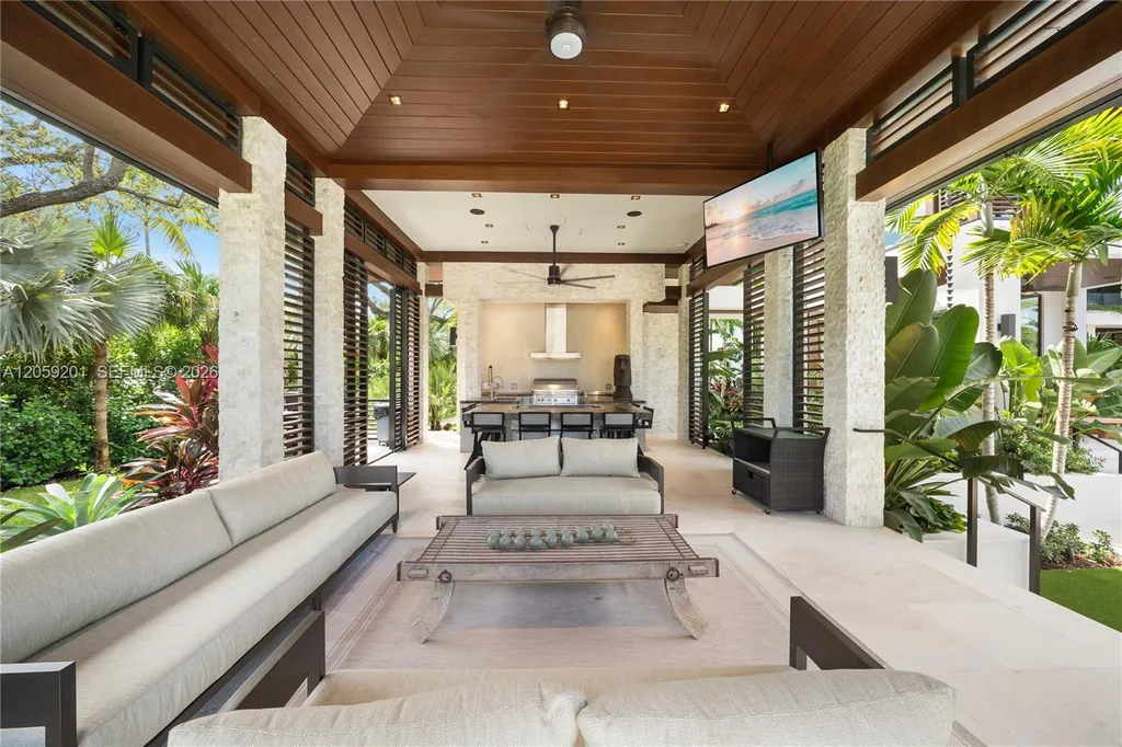 A $78 Million Miami Estate Turns 260 Feet of Waterfront Into a Private Yachting Resort 8 641 Leucadendra Dr Coral Gables FL 3315615