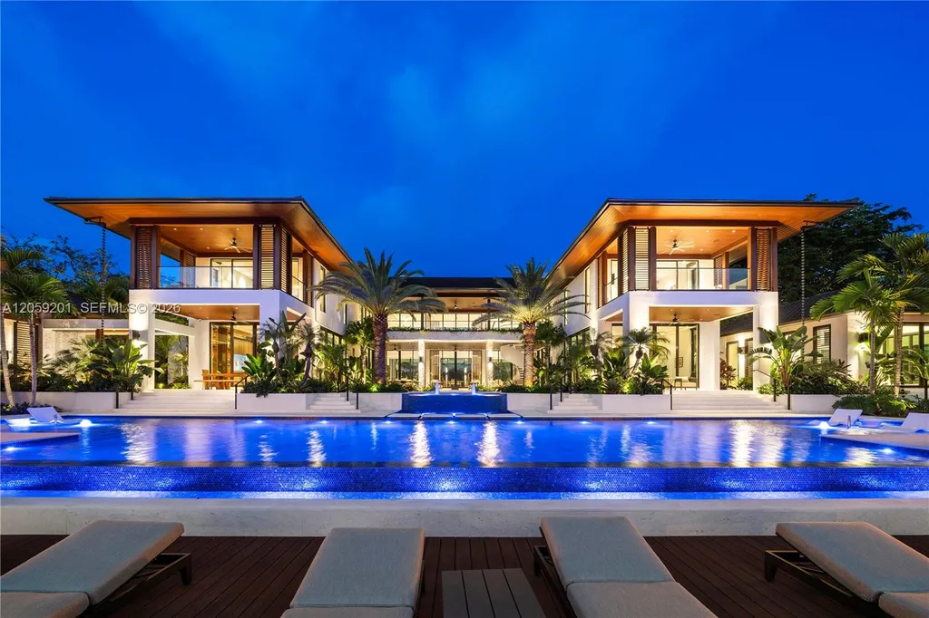 A $78 Million Miami Estate Turns 260 Feet of Waterfront Into a Private Yachting Resort 4 641 Leucadendra Dr Coral Gables FL 3315651