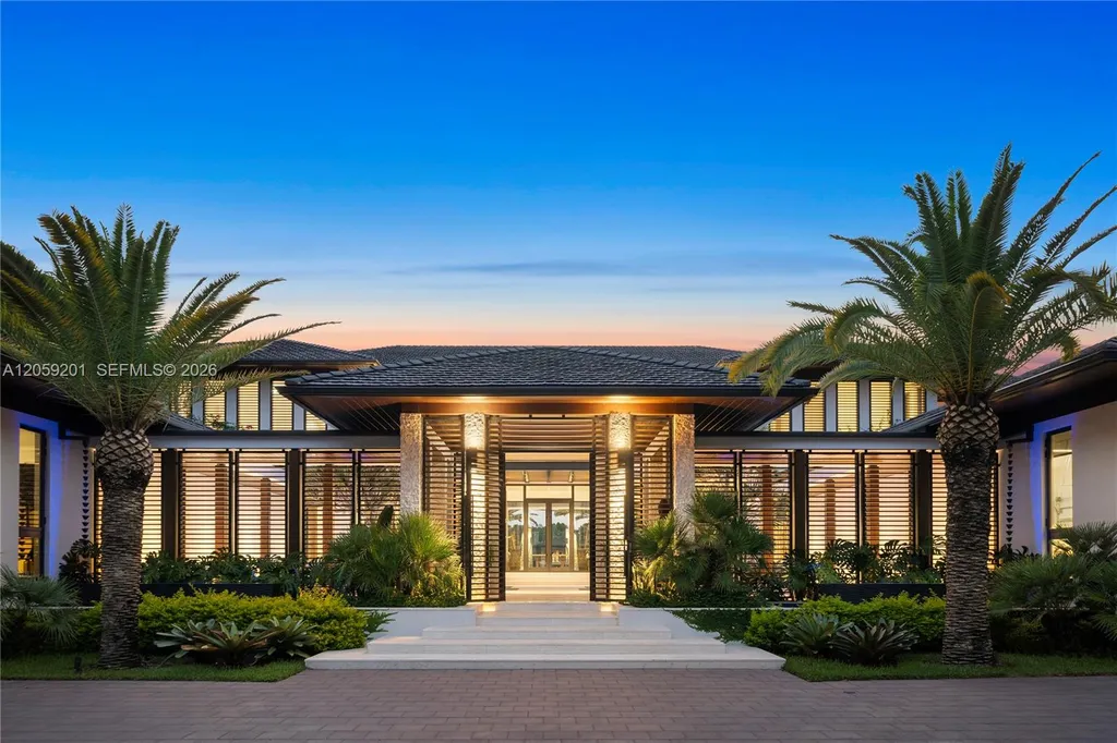 A $78 Million Miami Estate Turns 260 Feet of Waterfront Into a Private Yachting Resort 22 641 Leucadendra Dr Coral Gables FL 3315660