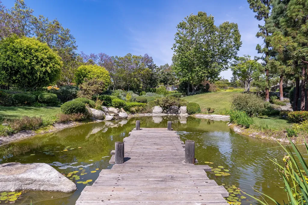 It Took Six Years to Build This $16.5 Million California Estate—and Some of Its Details Are Centuries Older 14 6590 Calle Reina Rancho Santa Fe CA 15