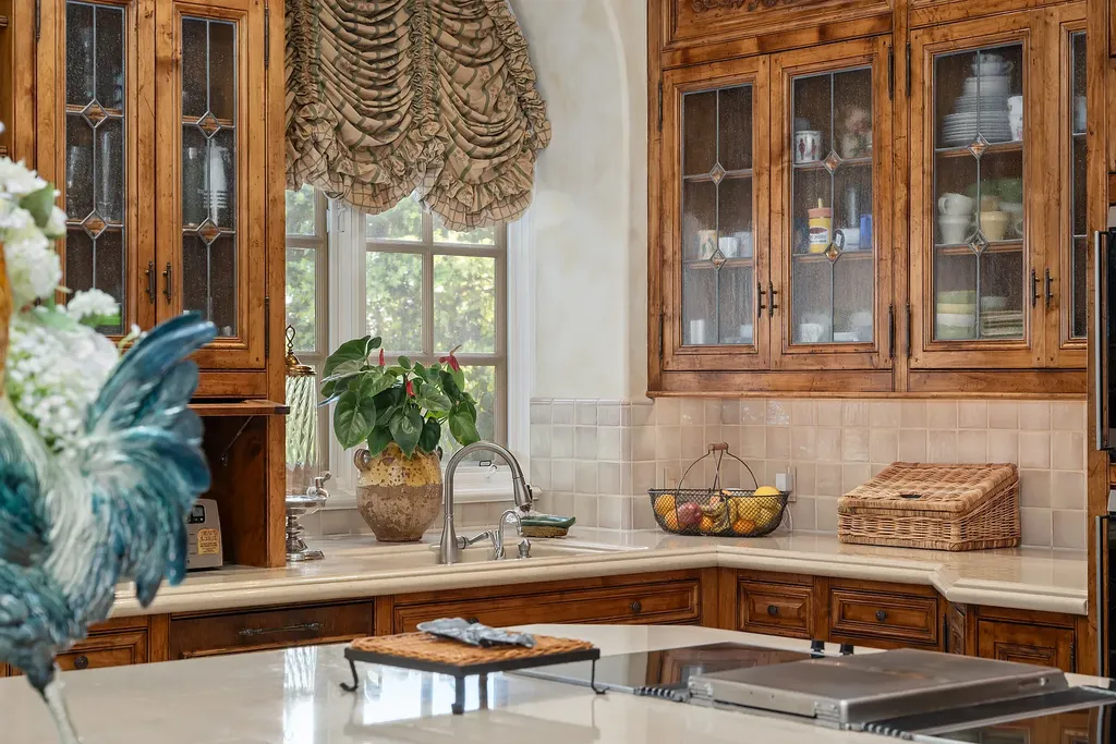 It Took Six Years to Build This $16.5 Million California Estate—and Some of Its Details Are Centuries Older 7 6590 Calle Reina Rancho Santa Fe CA