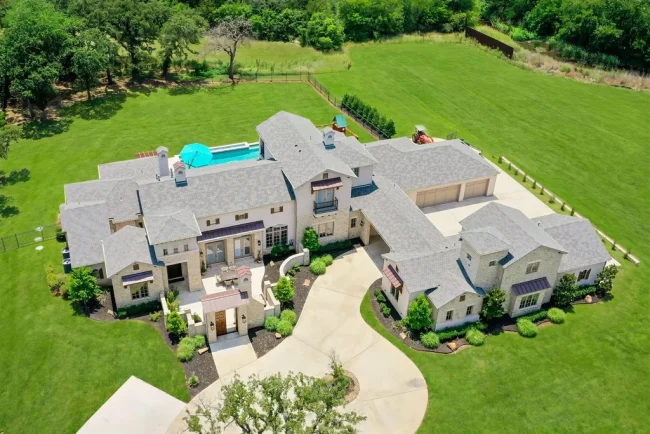 This $4.2 Million Texas Estate Packs a Private Resort, Guest House and Six-Car Collector’s Garage Into 6.29 Acres